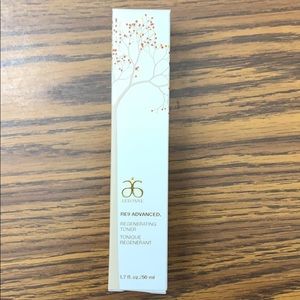 Arbonne RE9 Advanced Regenerating toner